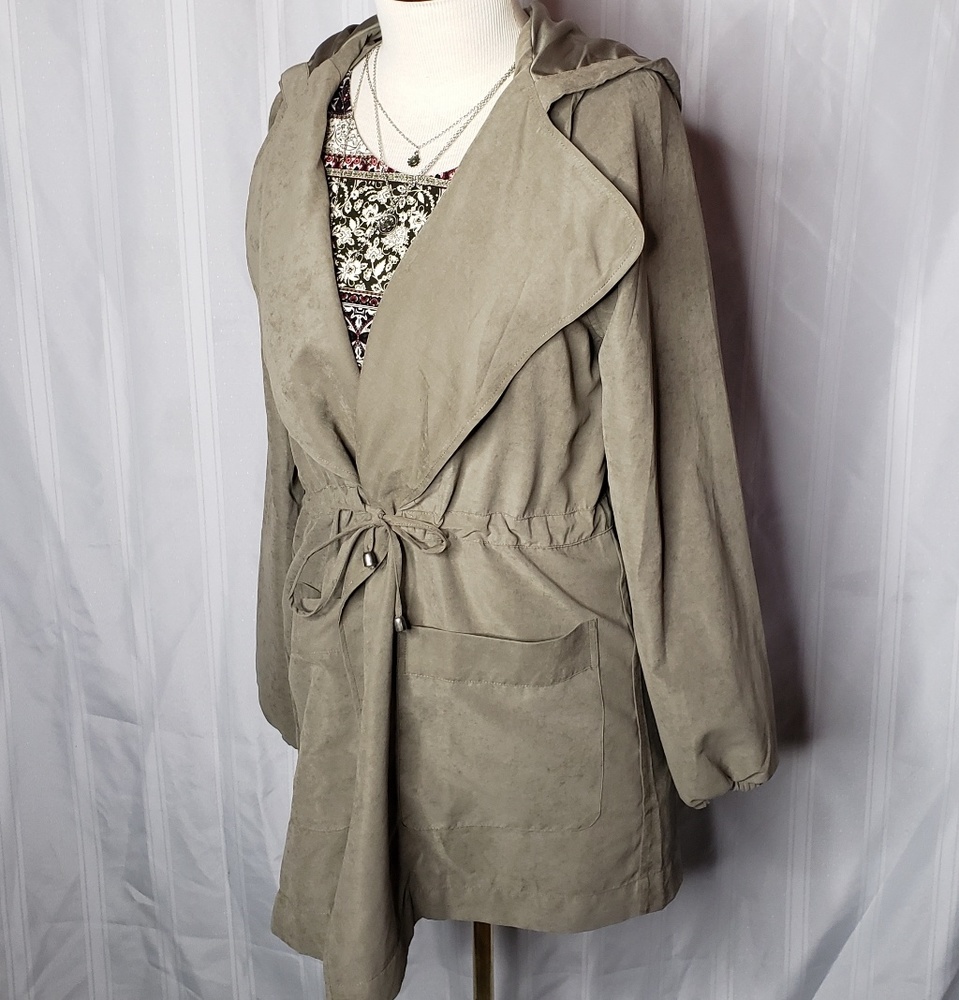 Adorable light weight jacket by Agnes & Dora